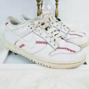 Nike Youth Sz 7Y Low Dunks Baseball Seam Sneakers